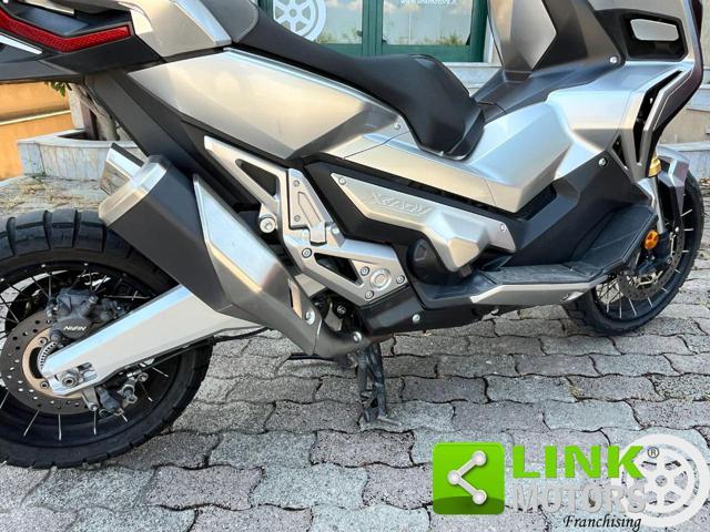 HONDA X-ADV 750 .