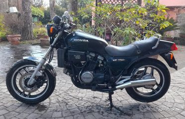 Honda VF 750 asi- 1983