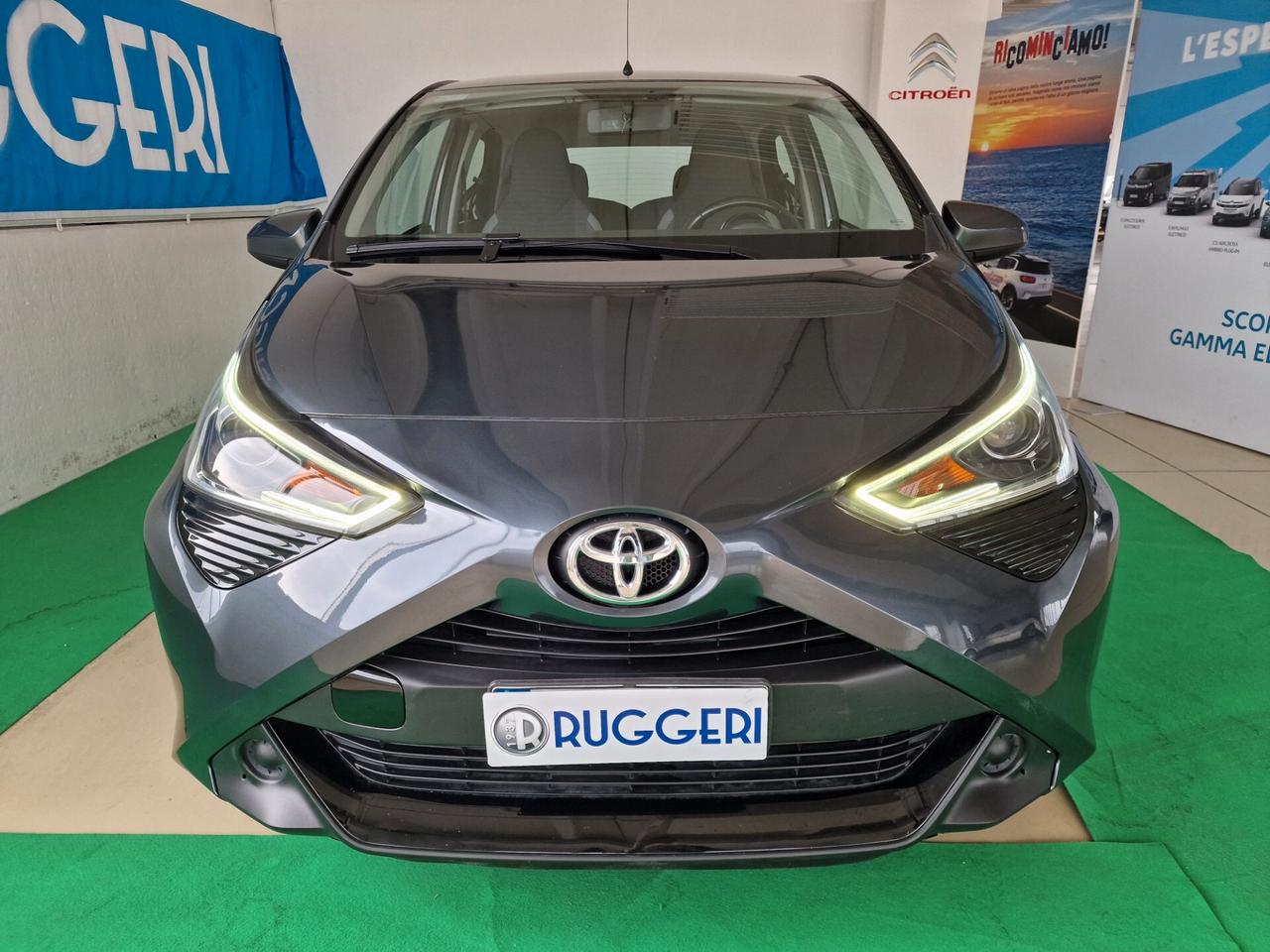 Toyota Aygo 1.0 VVT-i 72 CV 5 porte x-play MMT