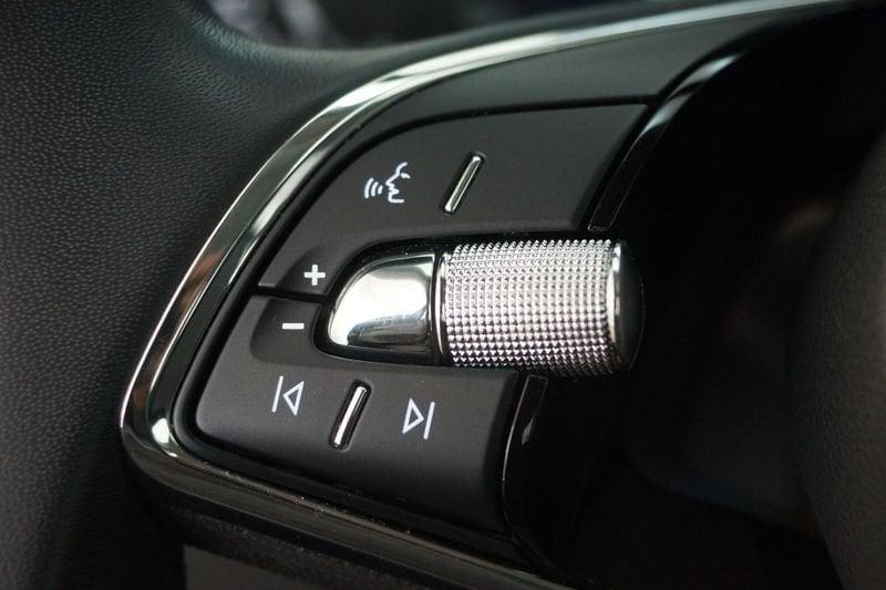 Škoda Kamiq 1.0 TSI 95cv BLACK DOTS