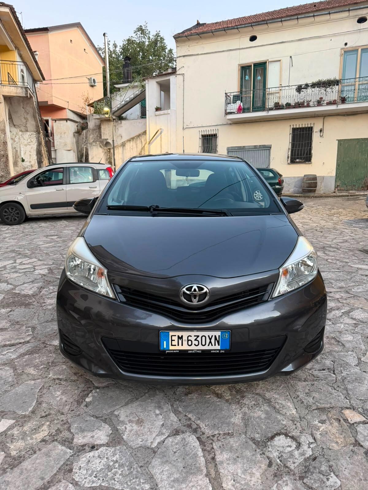 Toyota Yaris 1.0 5 porte Active