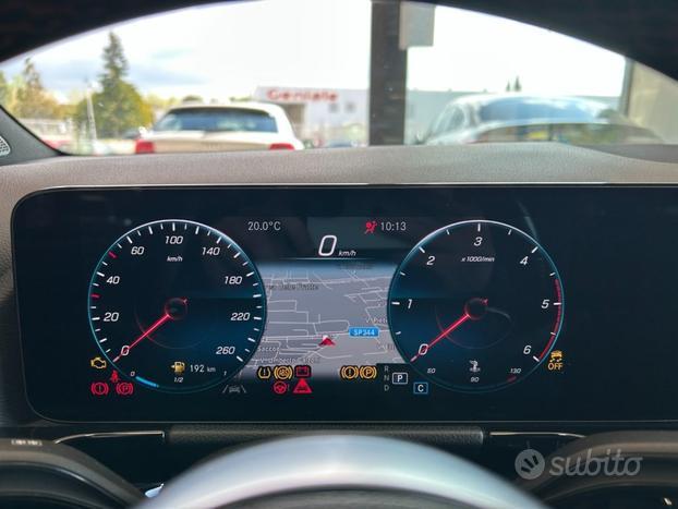 MERCEDES-BENZ GLA 200 d Automatic Premium