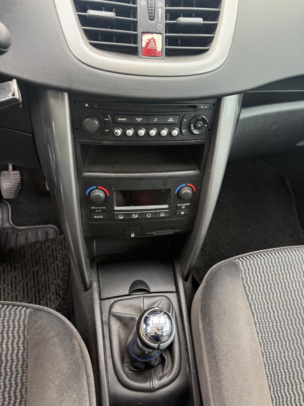 Peugeot 207 1.4 88CV 5p. XS
