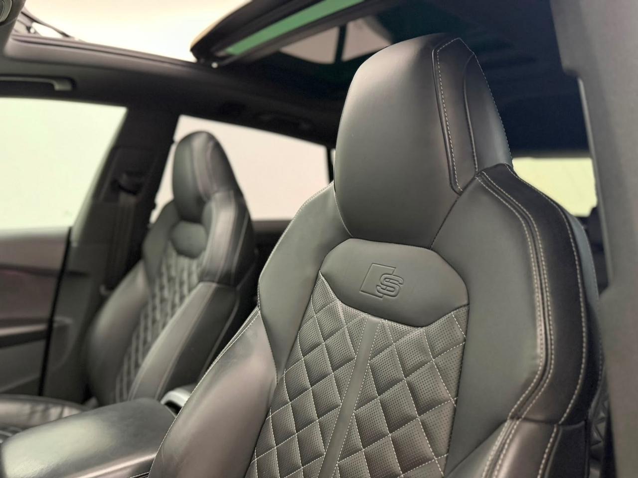 Audi Q8 SQ8 TFSI quattro tiptronic
