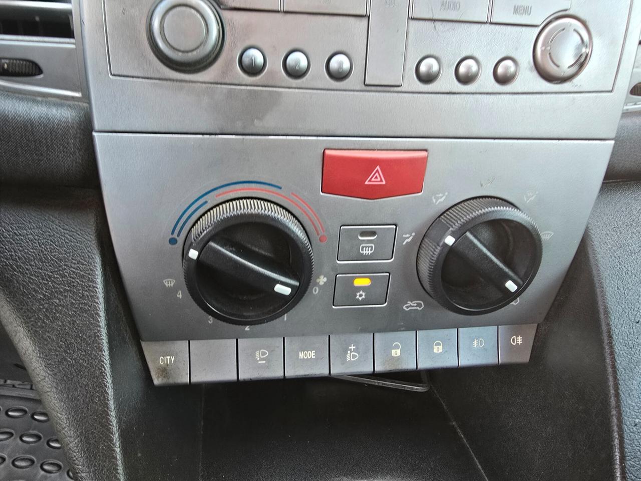 Lancia Ypsilon 1.2 Oro