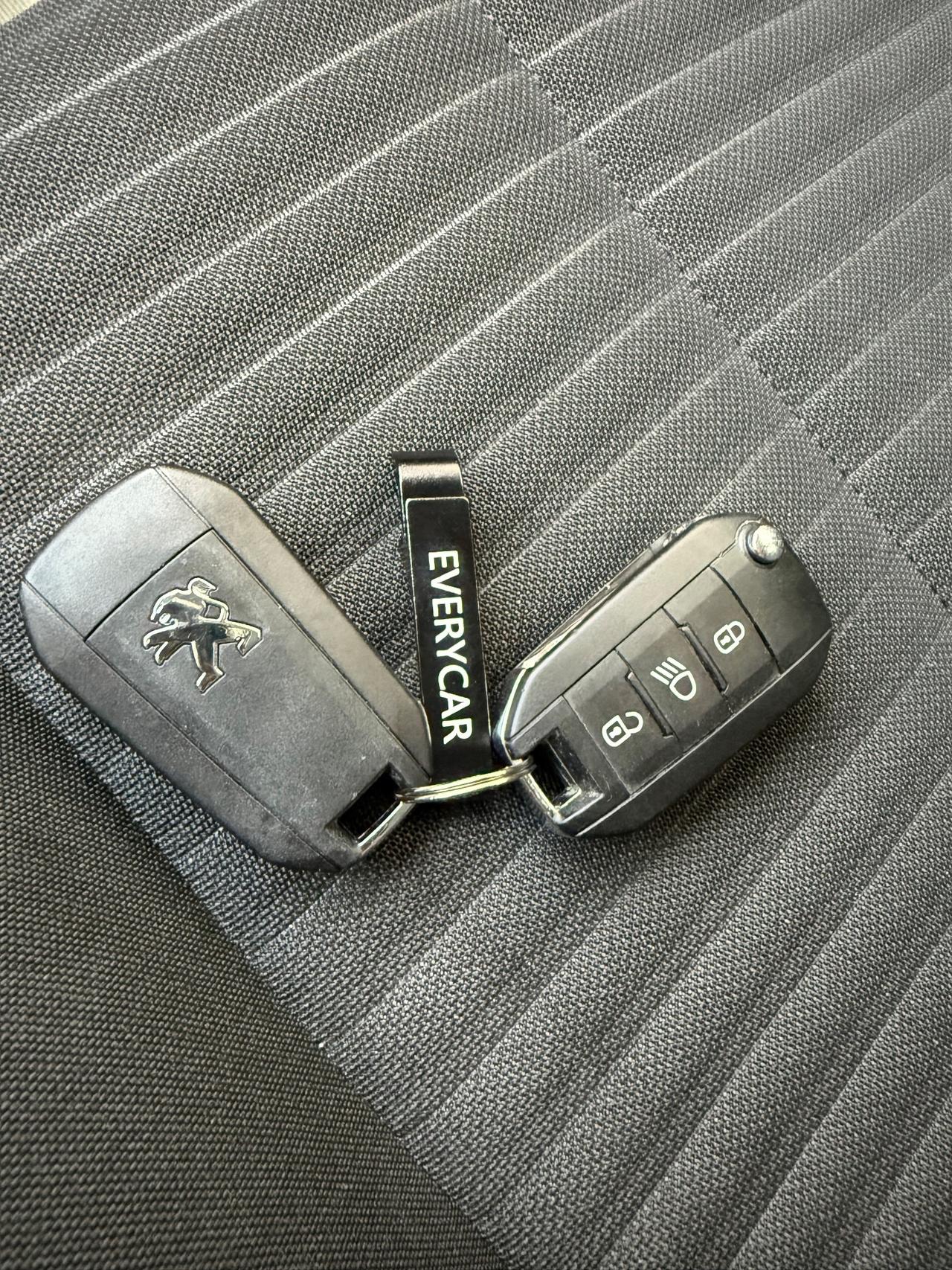 Peugeot 208 1.2benzina - 2020