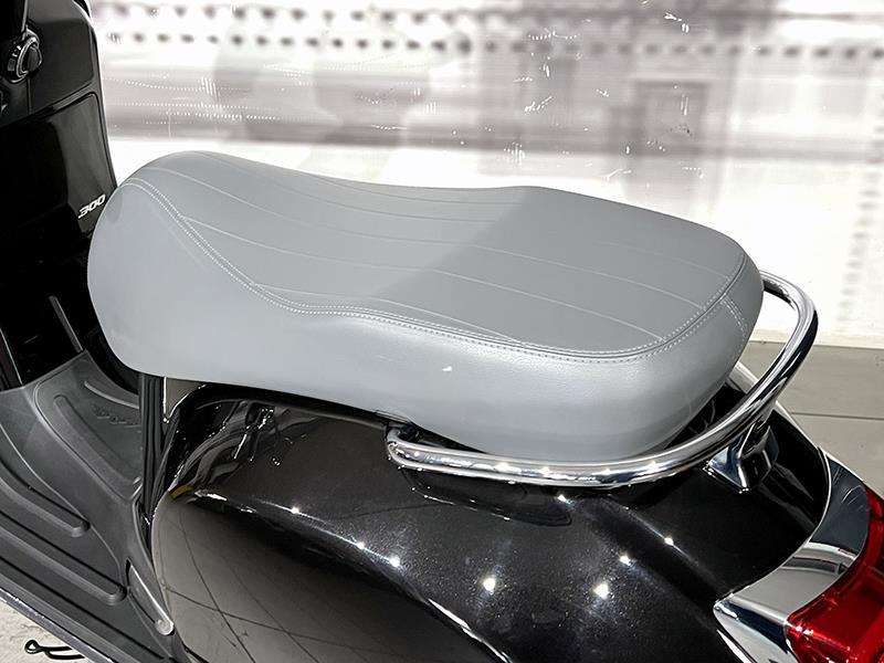 Piaggio Vespa GTS 300 HPE