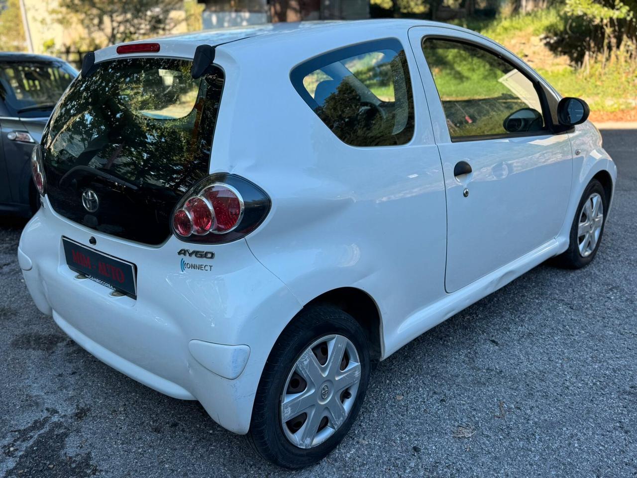 Toyota Aygo 1.0 12V VVT-i 3 porte Now Connect GARANZIA 1 ANNO