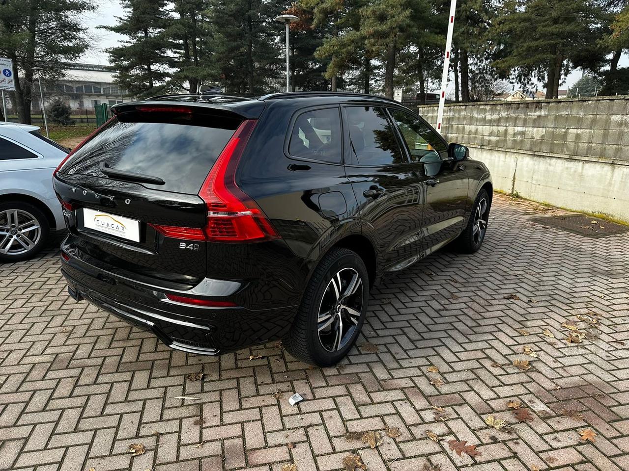 Volvo XC 60 Plus Dark 2.0 B4 MHEV