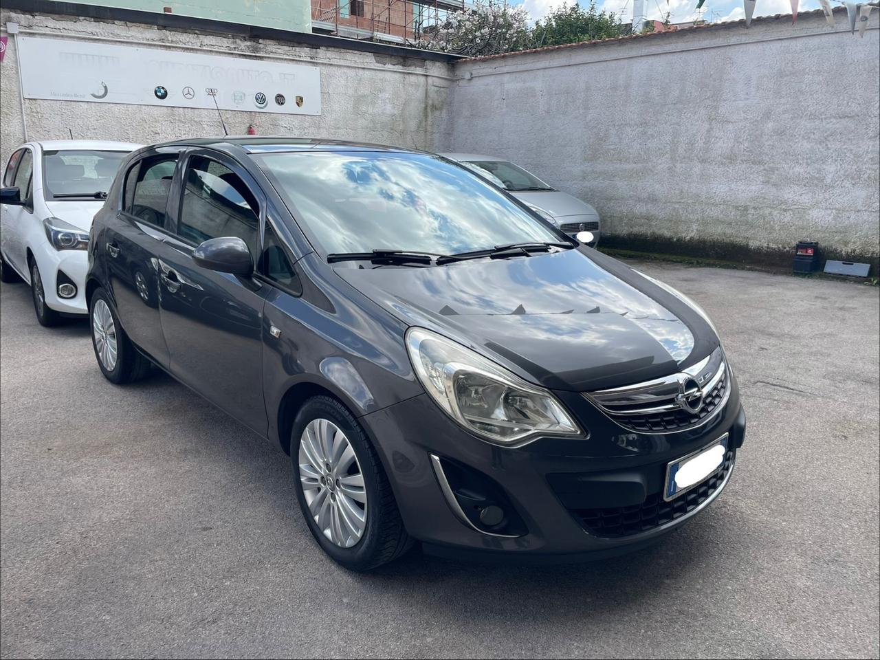 Opel Corsa 1.2 5 porte Cosmo Full dal nord Italia 4 cilindri
