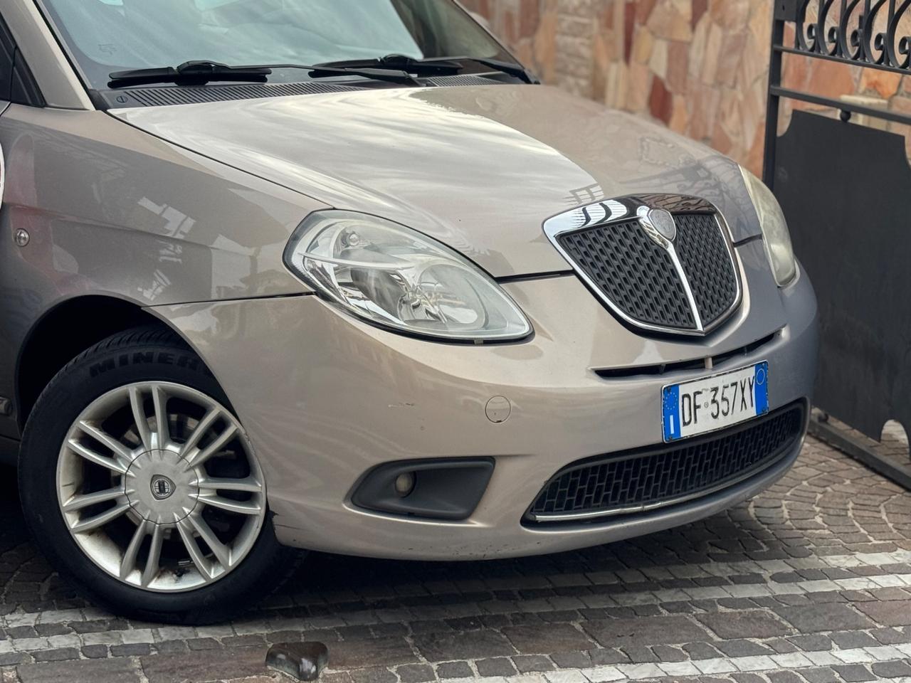 Lancia Ypsilon 1.2 Oro Giallo
