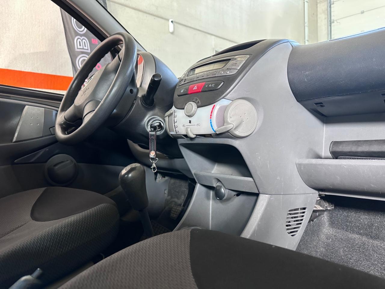 Toyota Aygo 1.0 12V VVT-i 5 porte Sol