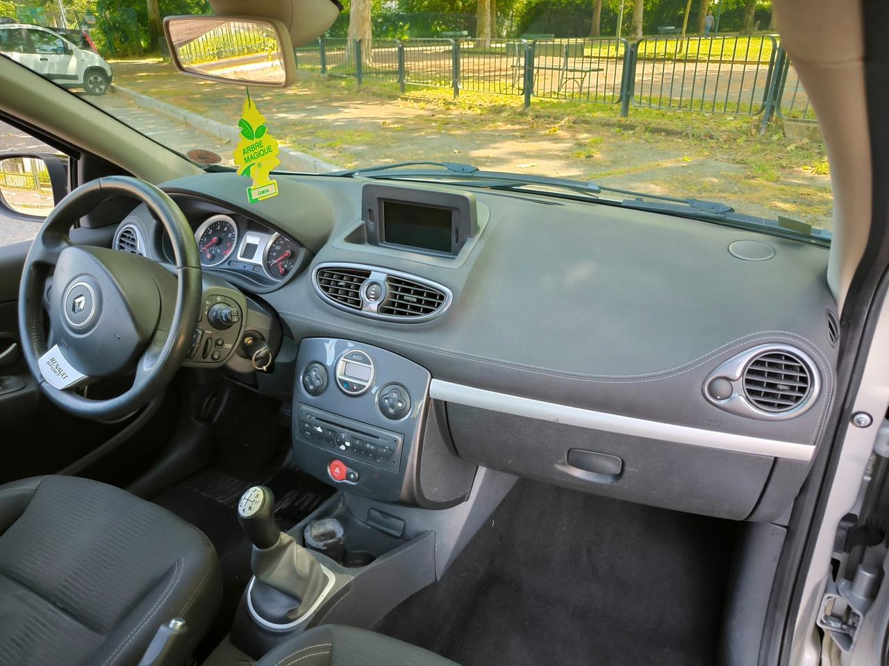 Renault Clio 1.2 16V 5 porte Luxe NEOPATENTATI