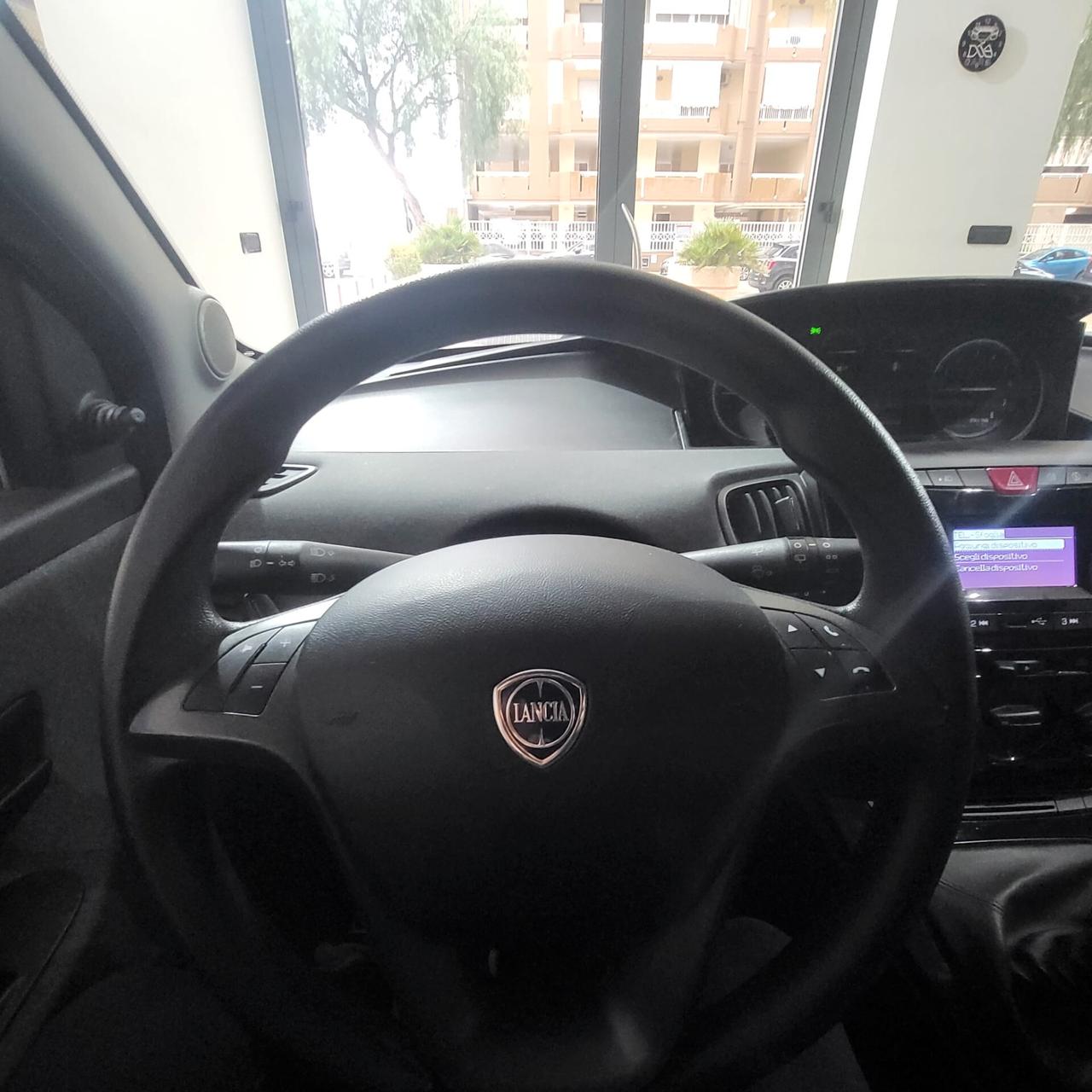 Lancia Ypsilon 1.0 FireFly 5 porte S&S Hybrid Ecochic A. Ferretti