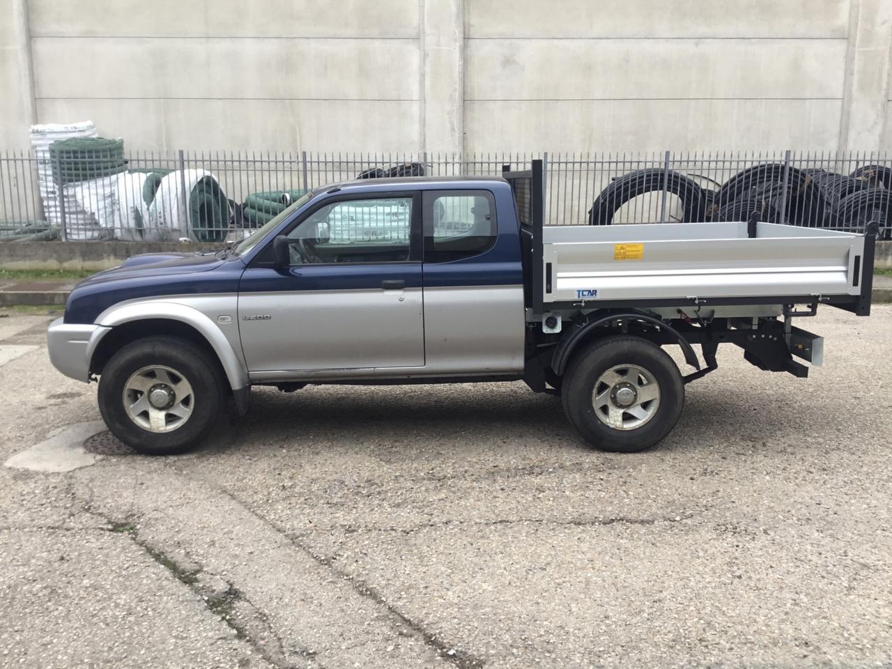 Mitsubishi L200 2.5 TDI 4WD Club cab cassone ribaltabile