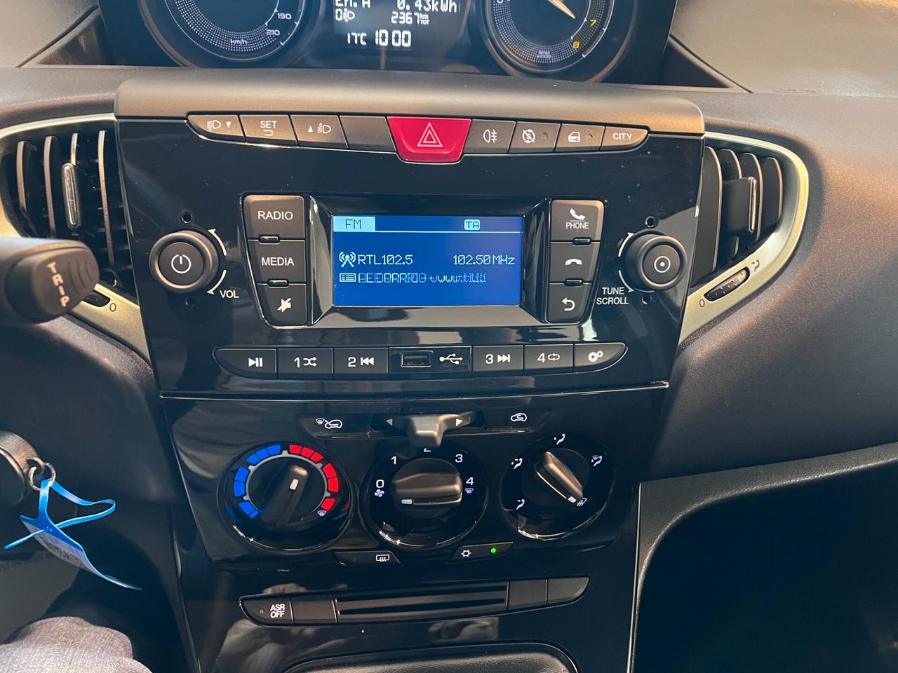 Lancia Ypsilon 1.0 FireFly 5 porte S&S Hybrid 2.000 KM