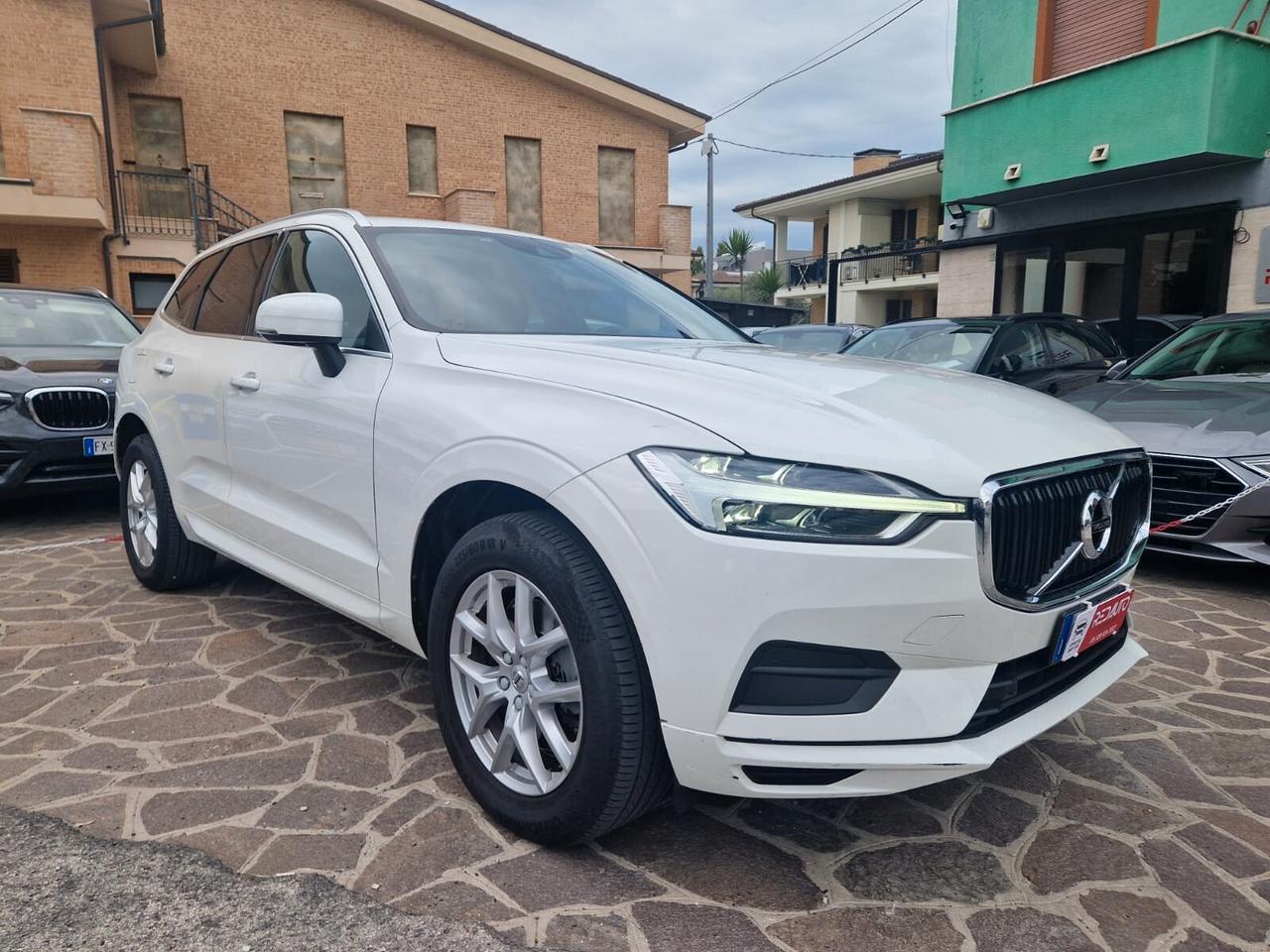 Volvo XC60 B4 (d) AWD Geartronic Business Plus