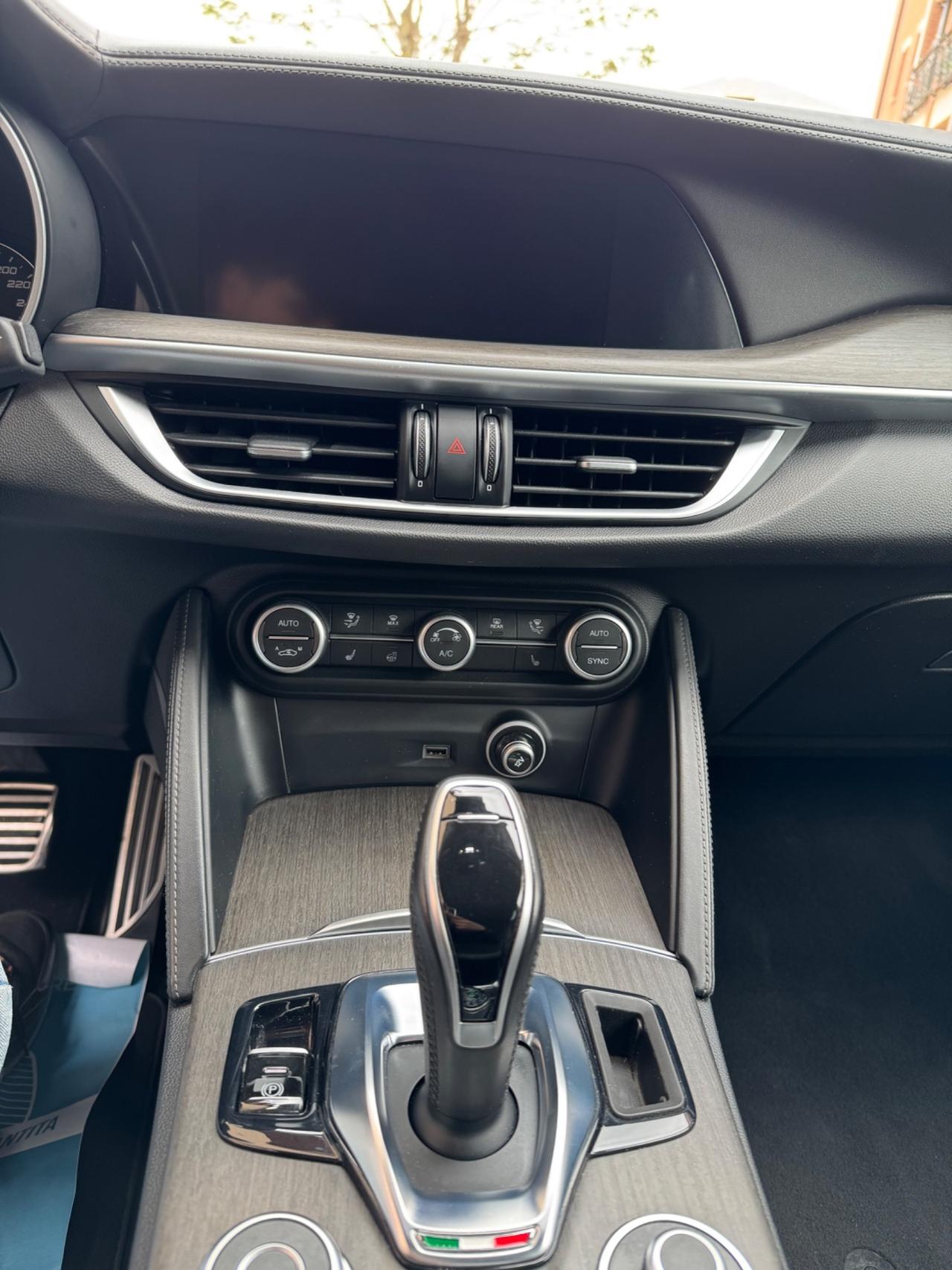 Alfa Romeo Stelvio 2.2 Turbodiesel 210 CV AT8 Q4 Veloce