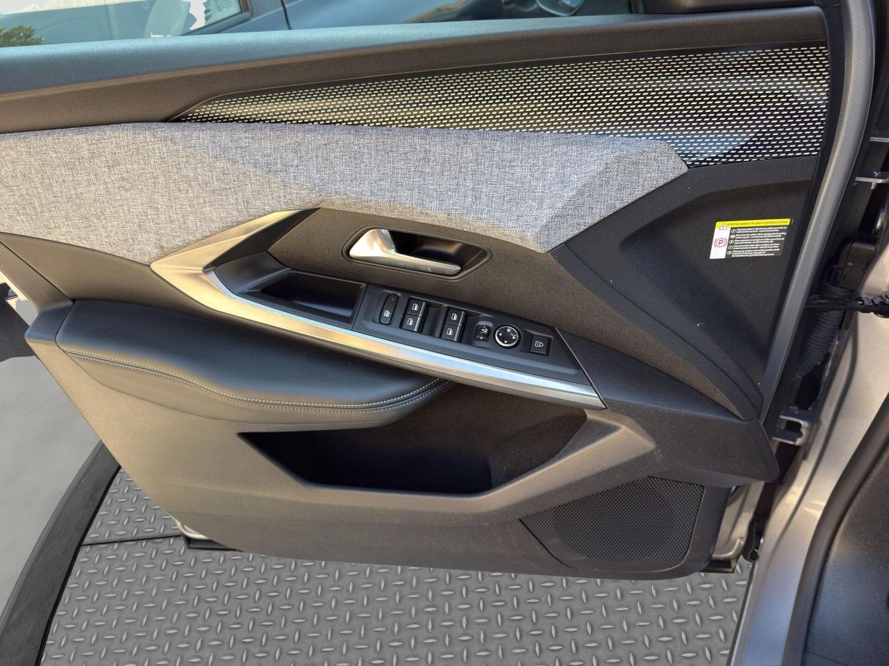 Peugeot 3008 1.2 hybrid 145cv GT automatica 2024