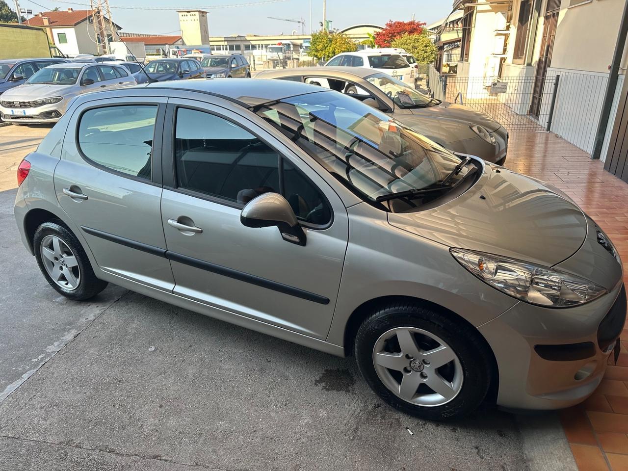 Peugeot 207 1.4 8V 75CV 5p. X Line
