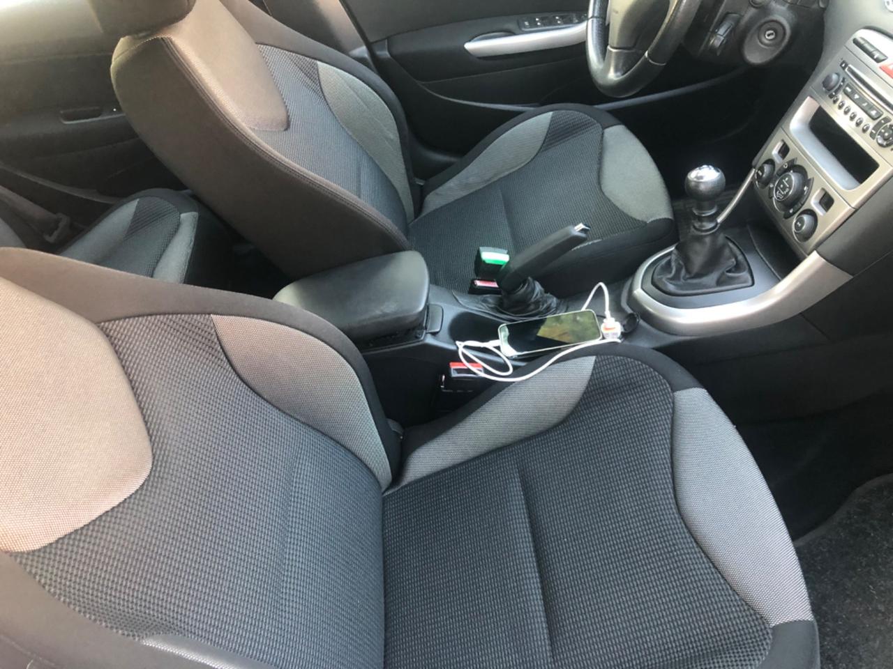 Peugeot 308 1.6 8V e-HDi 112CV POKI KILOMETRI