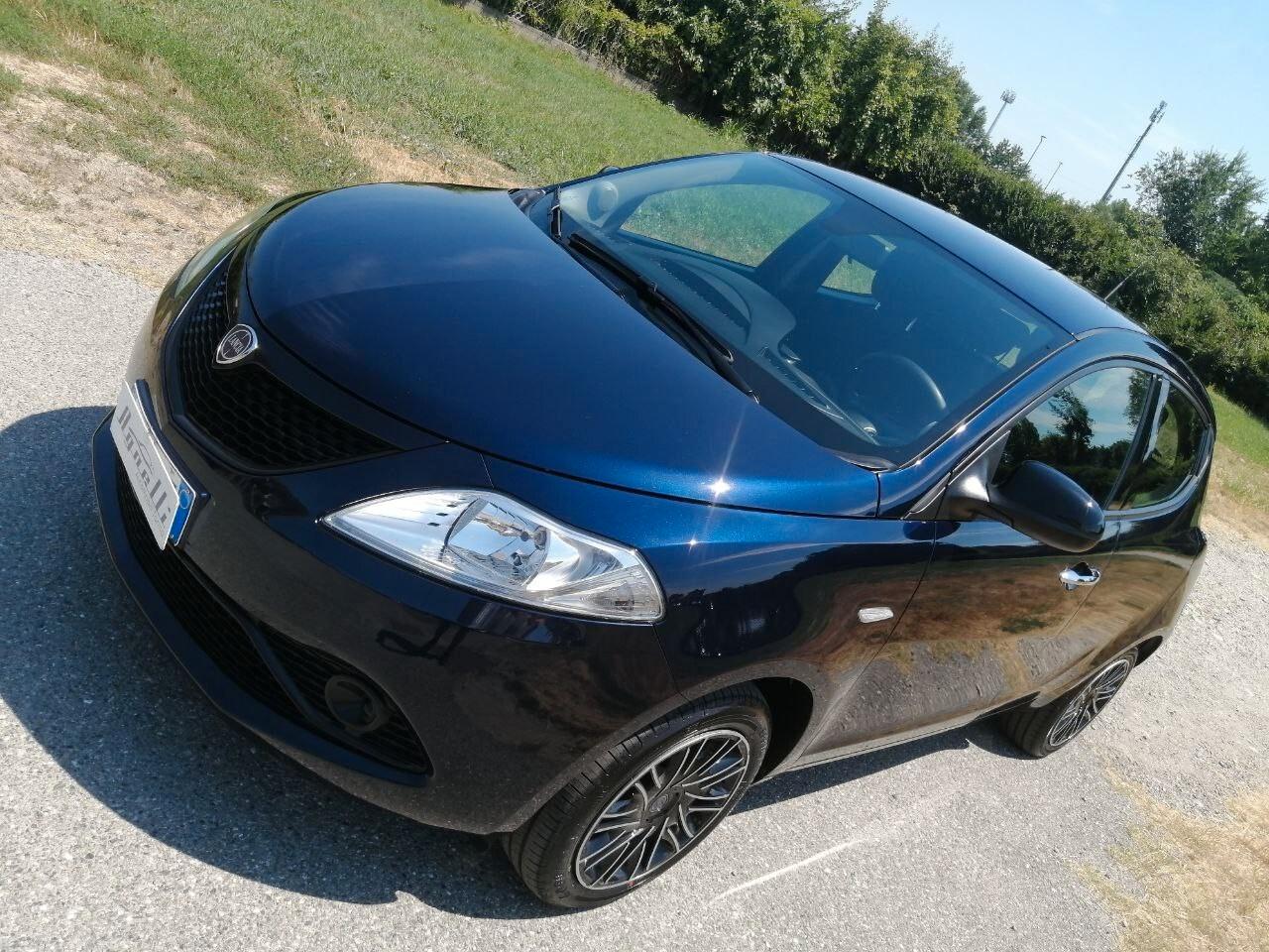Lancia Ypsilon 1.2 69 CV 5 porte Gold
