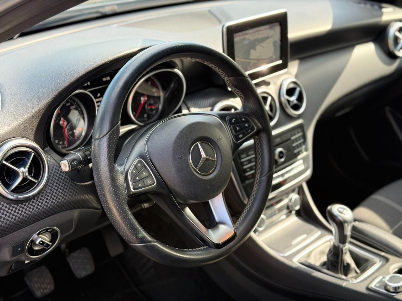 Mercedes-benz A 180 A 180 d Premium