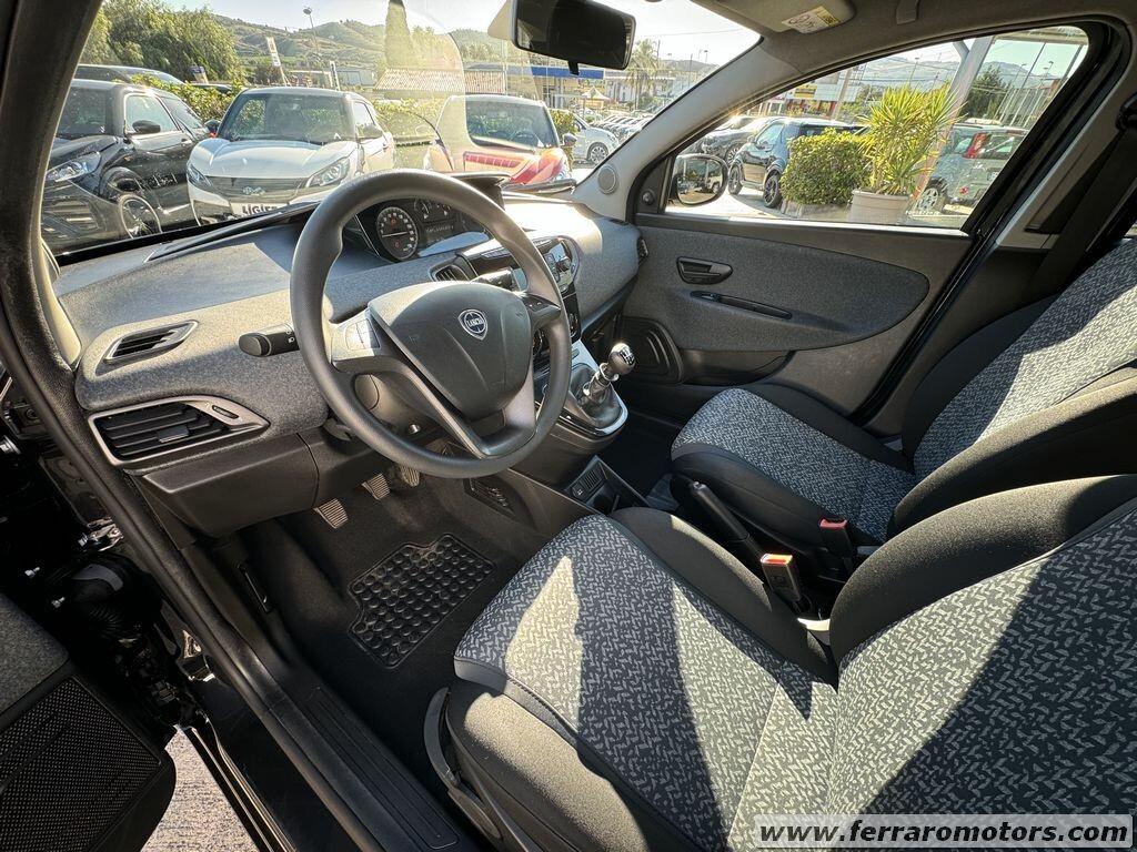 Lancia Ypsilon silver SOLO 51000KM A SOLI 125 EURO AL MESE