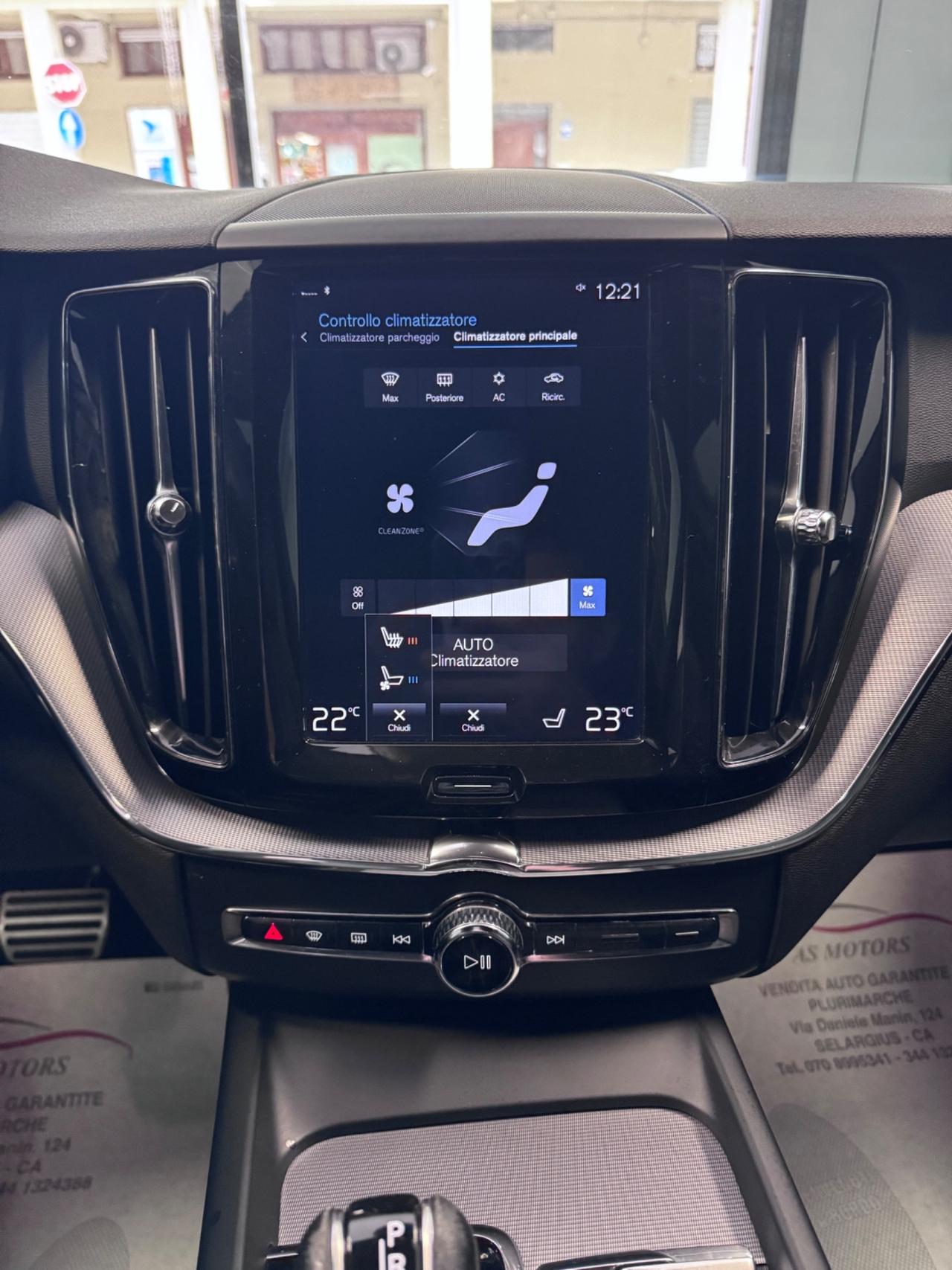 Volvo XC60 2.0 190 D4 AWD R-design IVA esposta