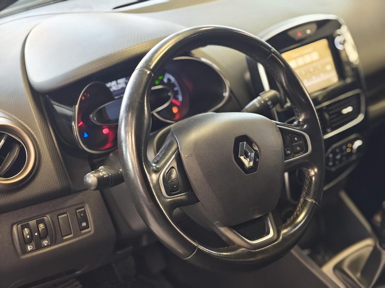 Renault Clio dCi 8V 90 CV EDC Start&Stop 5 porte Energy Duel