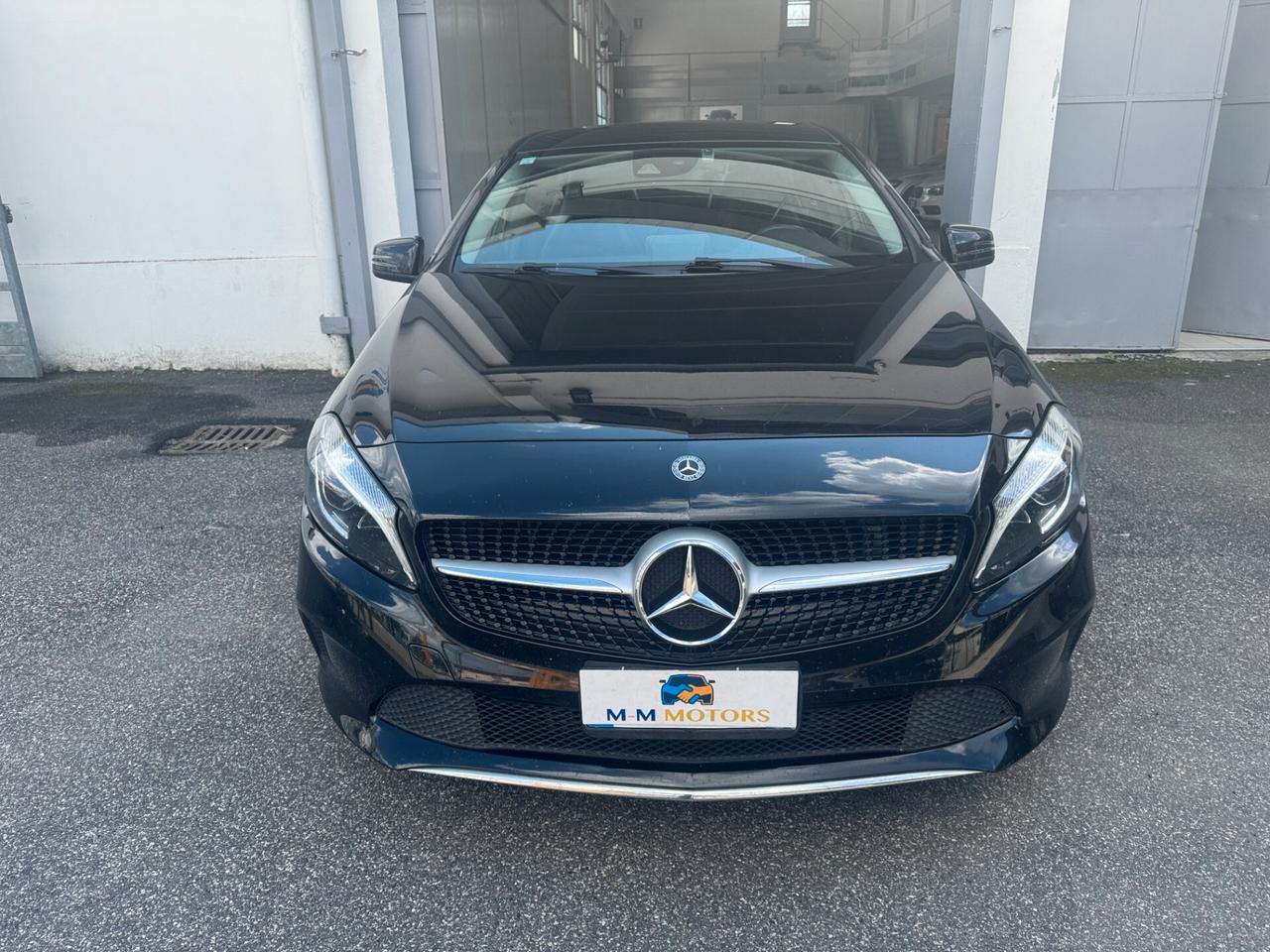 MERCEDES-BENZ A 180 d Automatic Business
