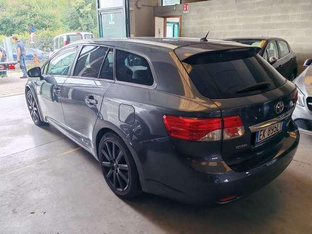 Toyota Avensis Avensis Wagon 2.2 d-cat Exec. Safety auto