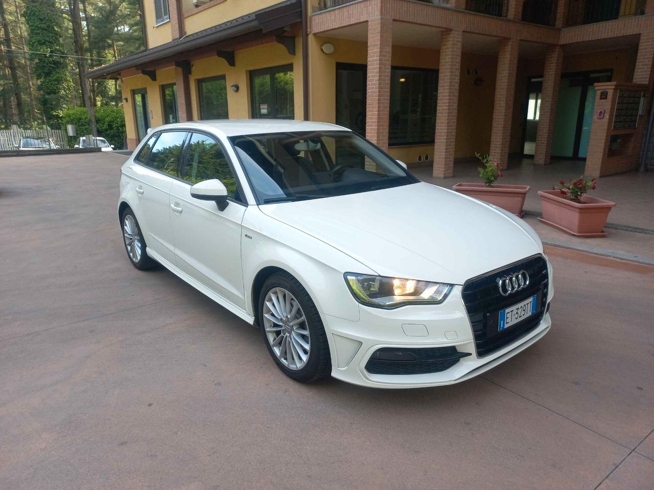 Audi A3 SPB 1.6 TDI Business S-LINE