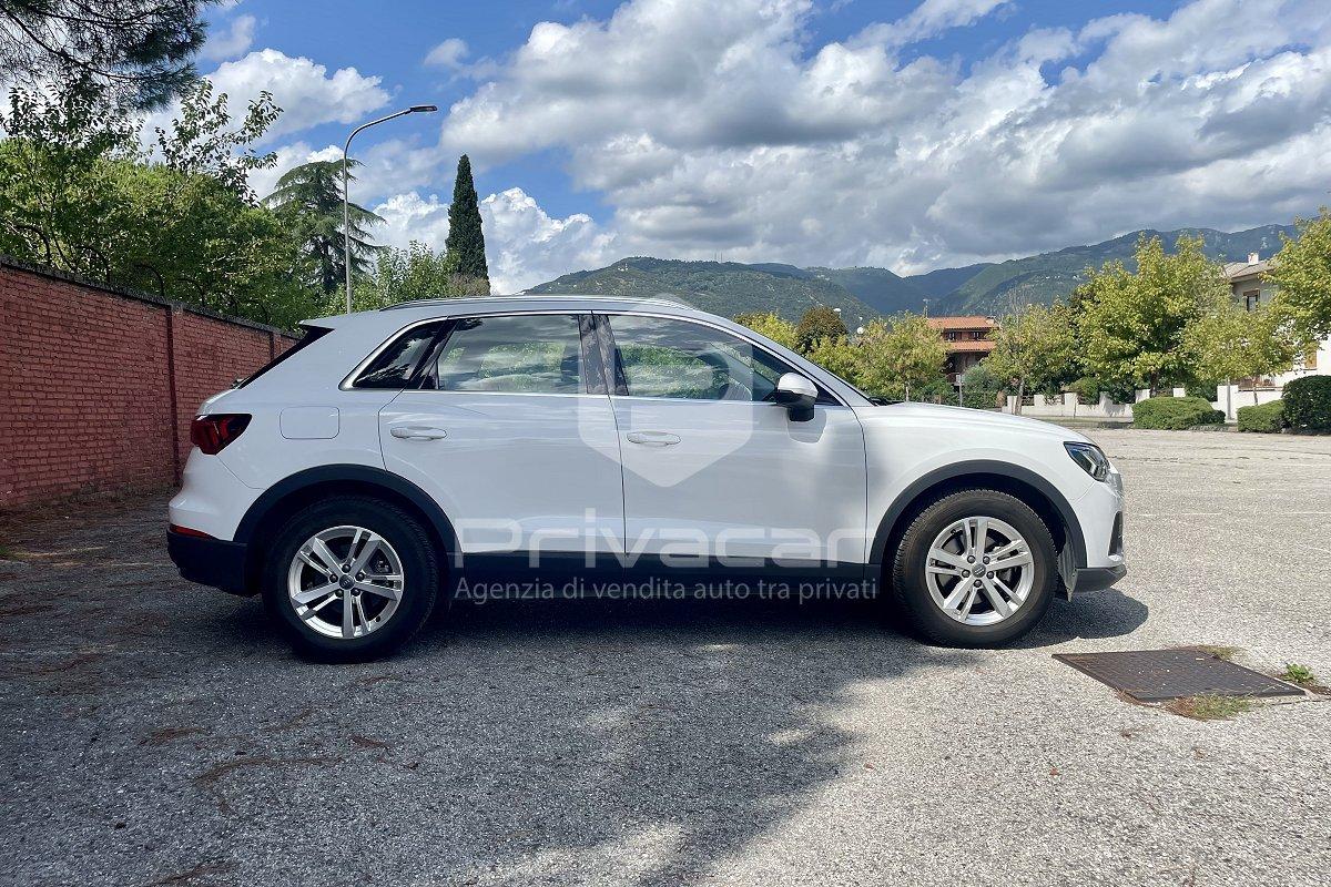 AUDI Q3 35 TFSI S tronic Business