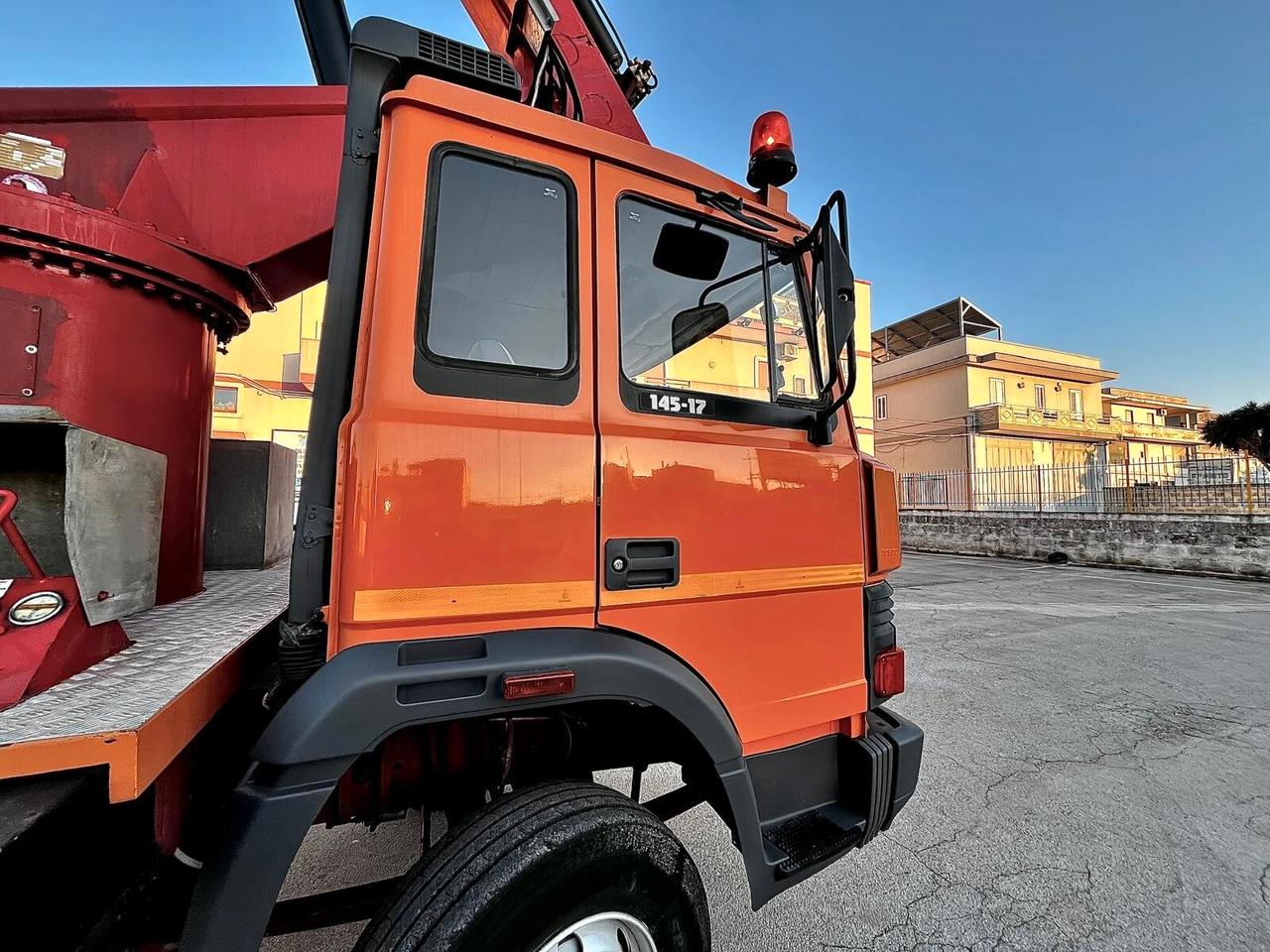 PIATTAFORMA AEREA IVECO 145-17 CESTELLO H. 20MT – SCALIFICIO RIMINESE