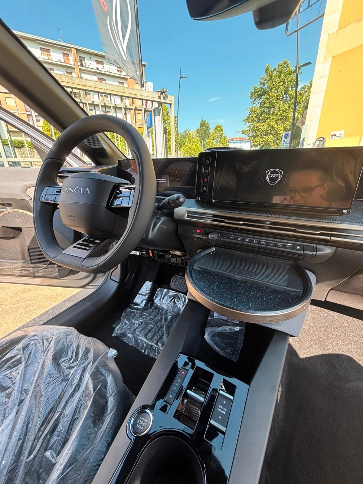 Lancia Ypsilon Hybrid e-DCT LX 1.2 100cv