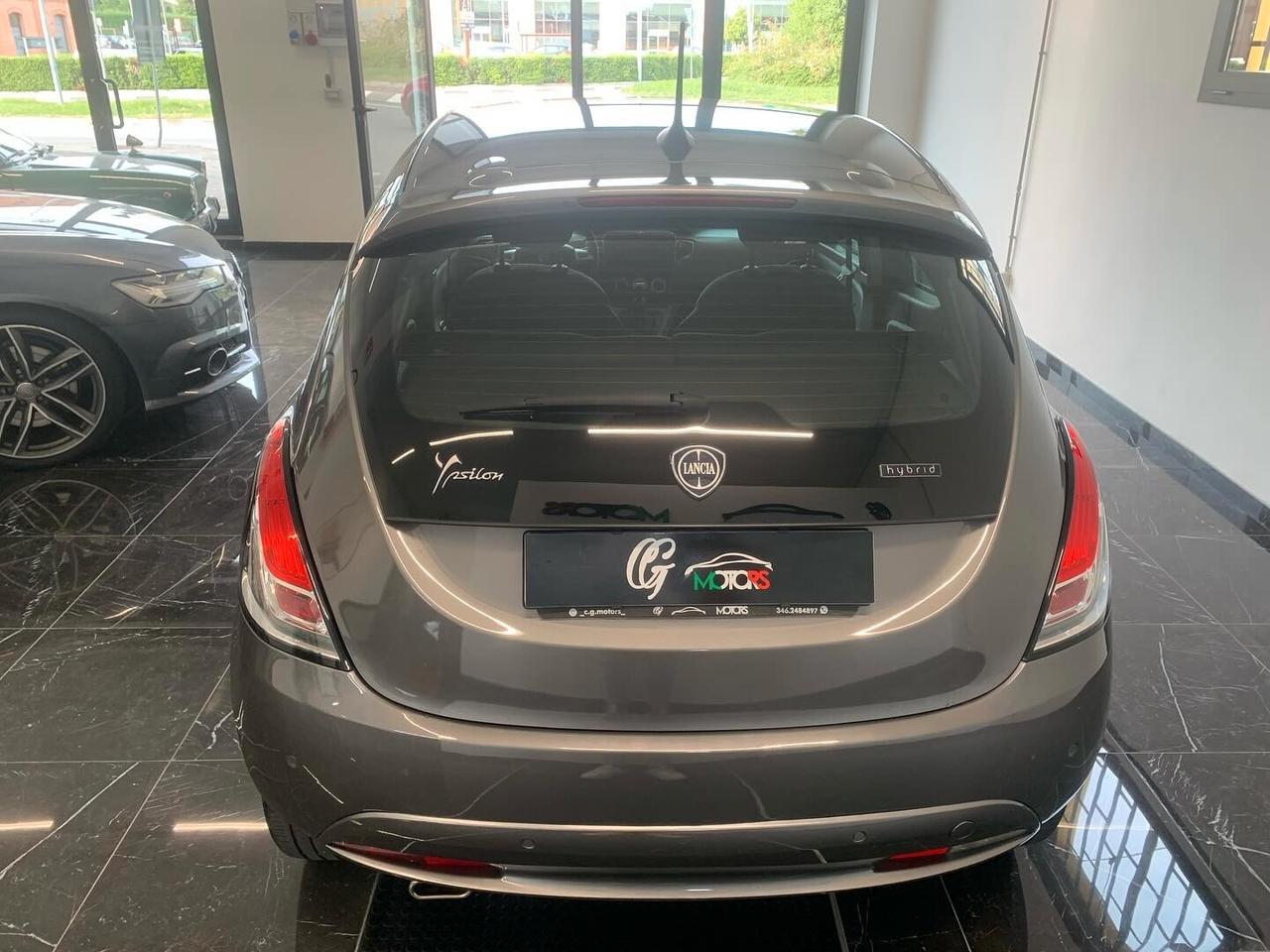 Lancia Ypsilon 1.0 FireFly 5 porte S&S Hybrid NEOPATENTATO