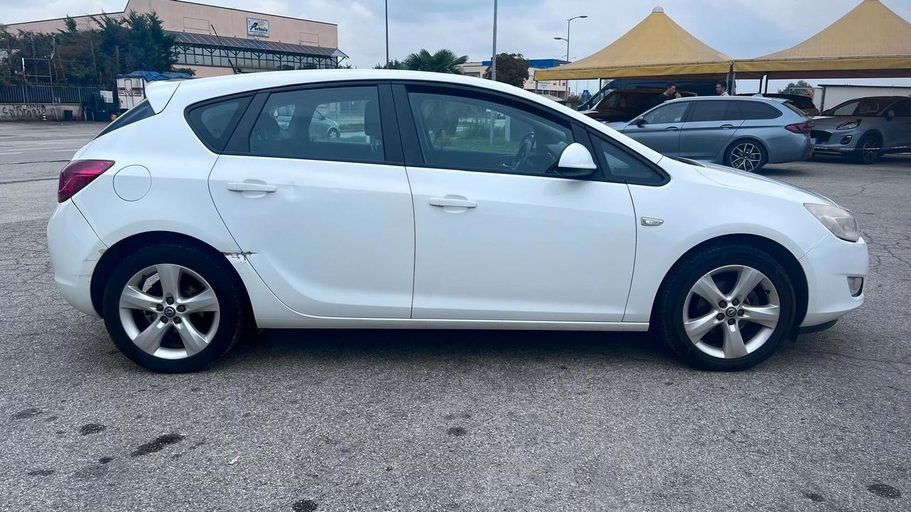 Opel Astra 1.4 100CV Sports Tourer Cosmo