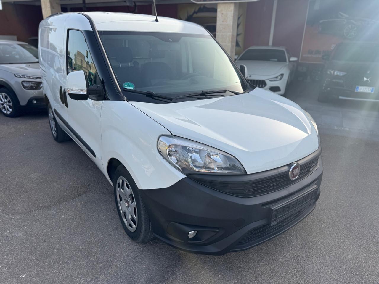 Fiat Doblo 1600.120cv 3 posti tetto apribile Gancio 2017