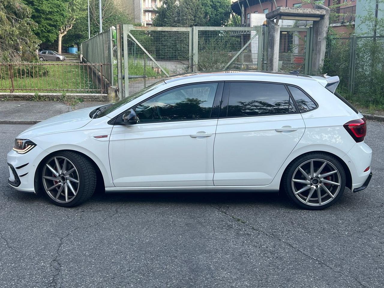 Volkswagen Polo GTI 2.0 TSI GTI #10534