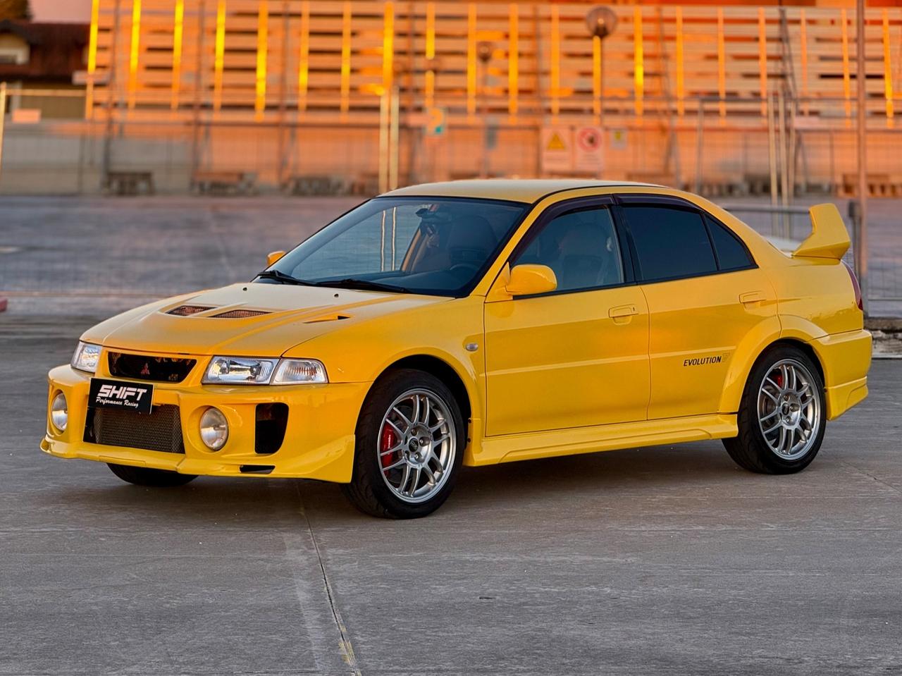 Mitsubishi Lancer EVOLUTION EVO V 5 GSR 2.0t 4x4 280cv DANDELION YELLOW