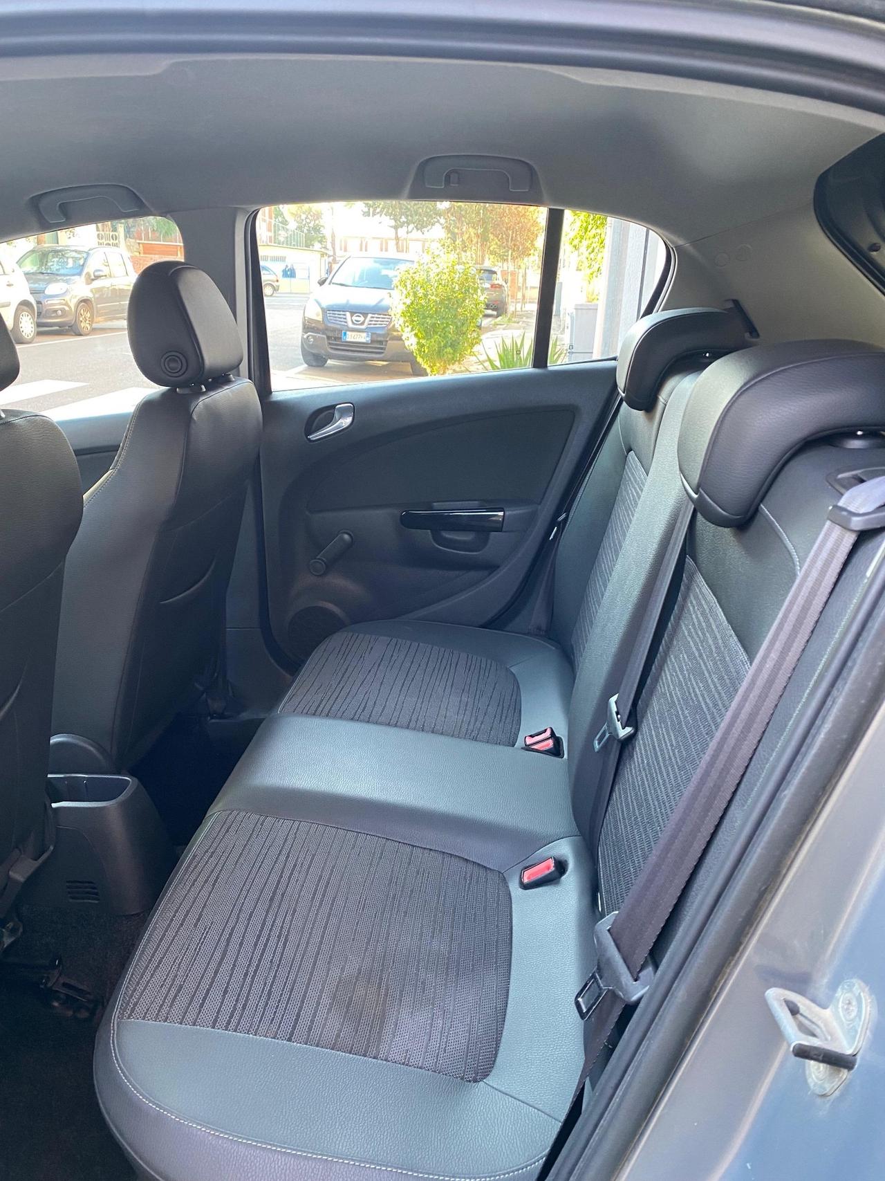 Lancia Ypsilon 1.3 MJT 16V 95 CV 5 porte S&S Silver