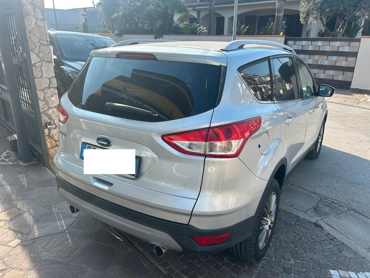 Ford Kuga 2.0 TDCI 140 CV 4WD Powershift Titanium