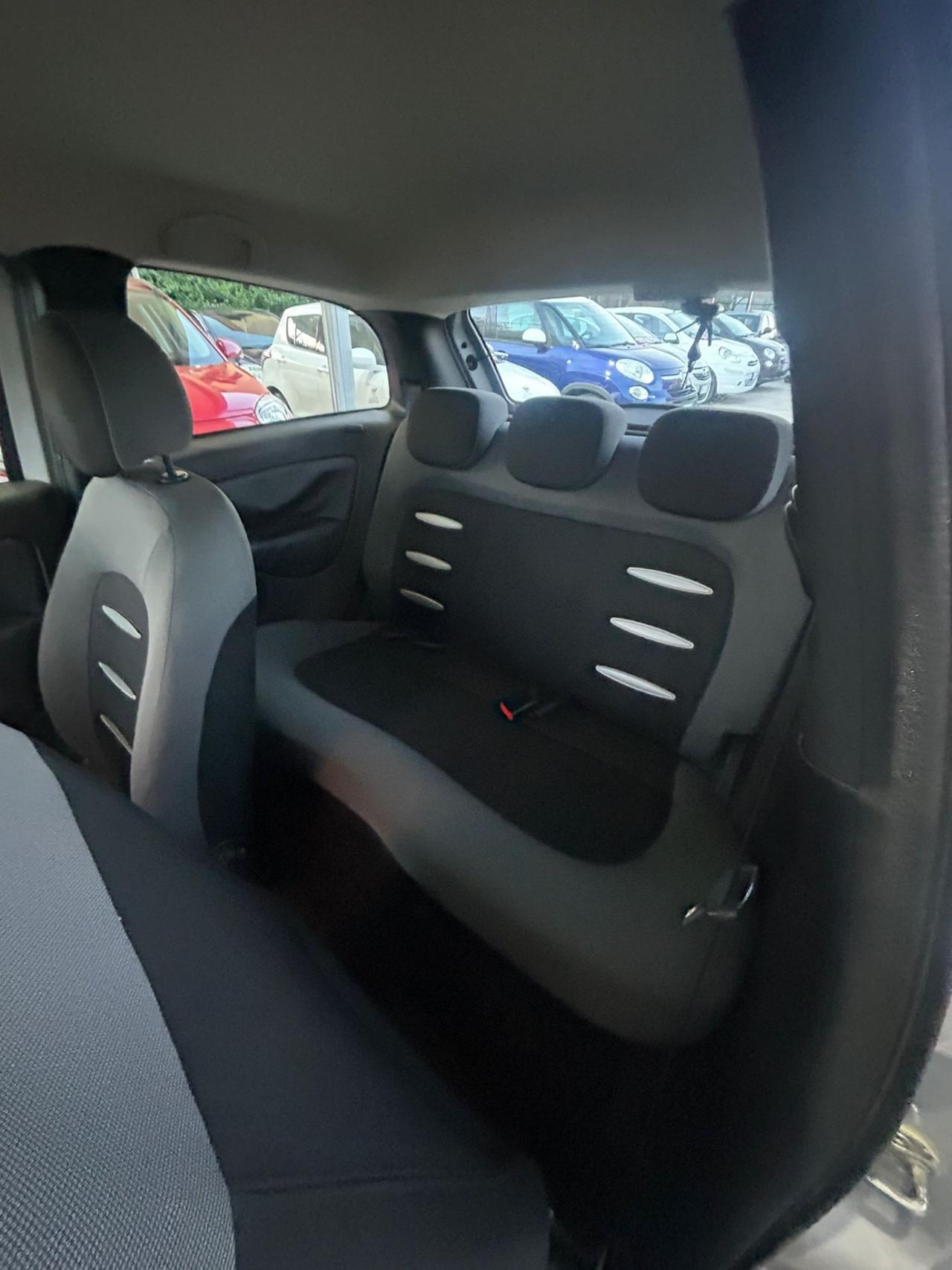 Lancia Ypsilon 1.3 MJT 75 CV Argento