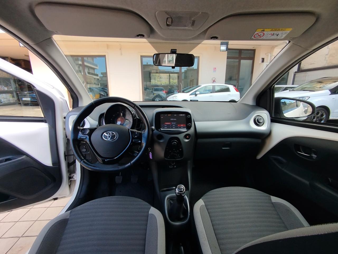 Toyota Aygo 1.0 VVT-i 72 CV 5 porte x-business