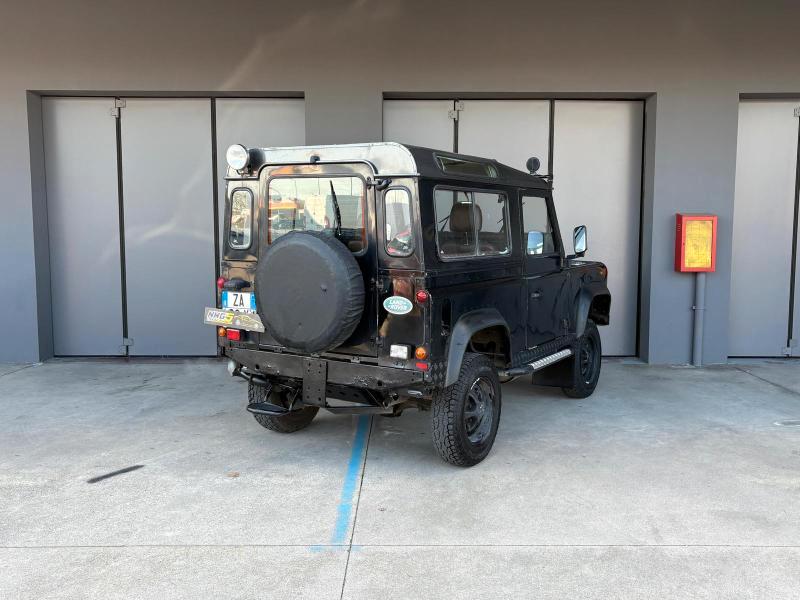 LAND ROVER DEFENDER 90