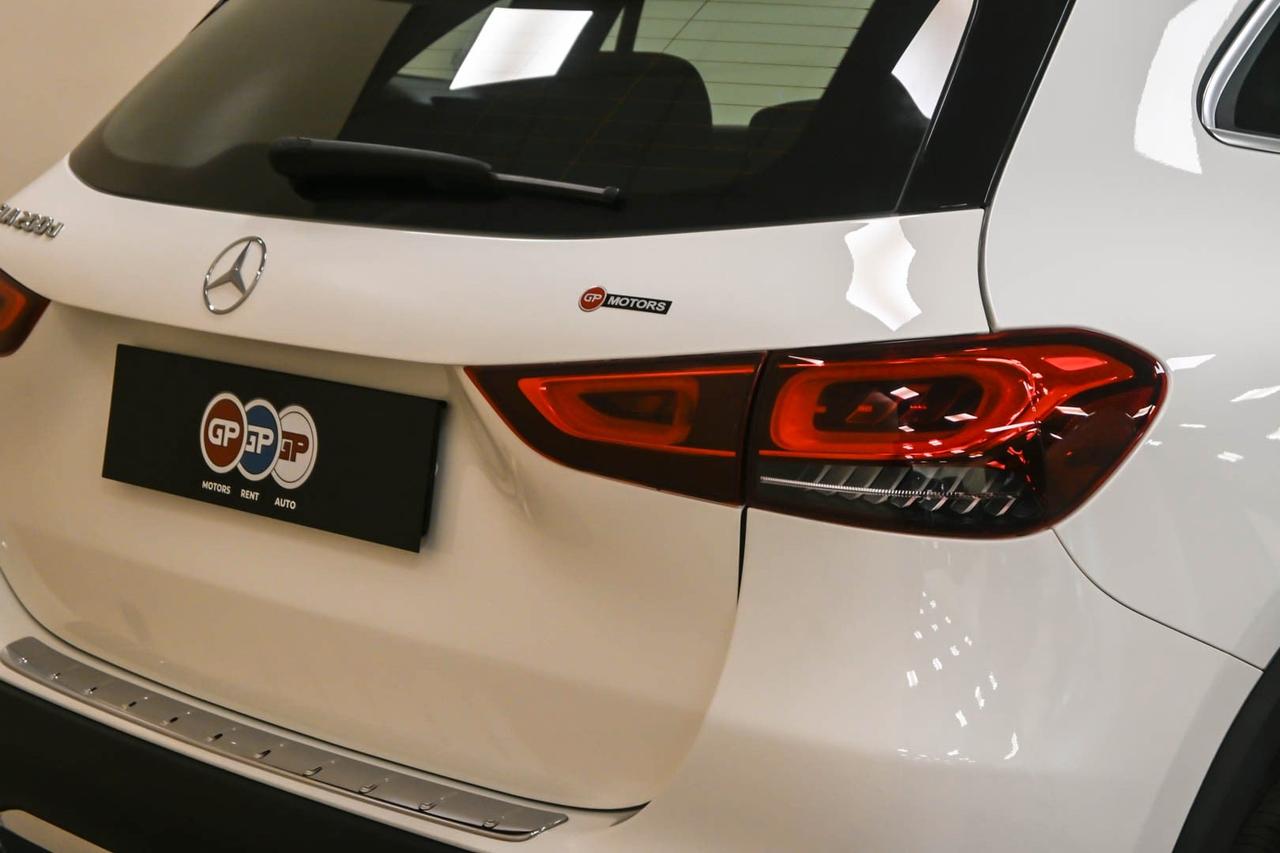 MERCEDES GLA (H247) GLA 200 d Automati...