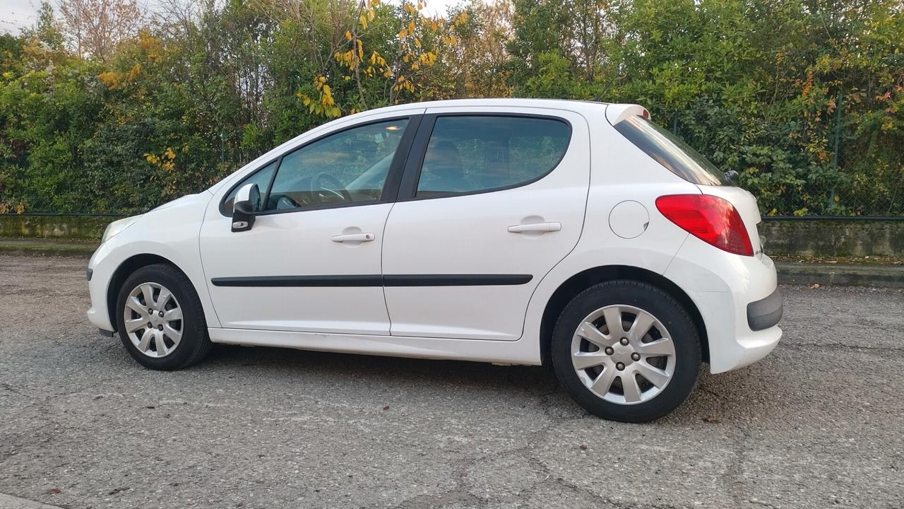 Peugeot 207 1.4 METANO