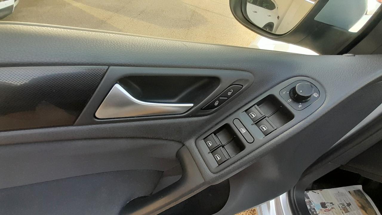 Volkswagen Golf 1.6 TDI DPF 5p. Highline