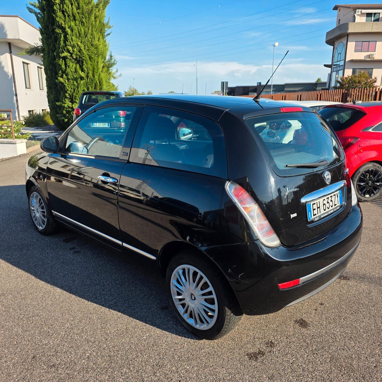Lancia Ypsilon 1.3 MJT 75 CV Diva
